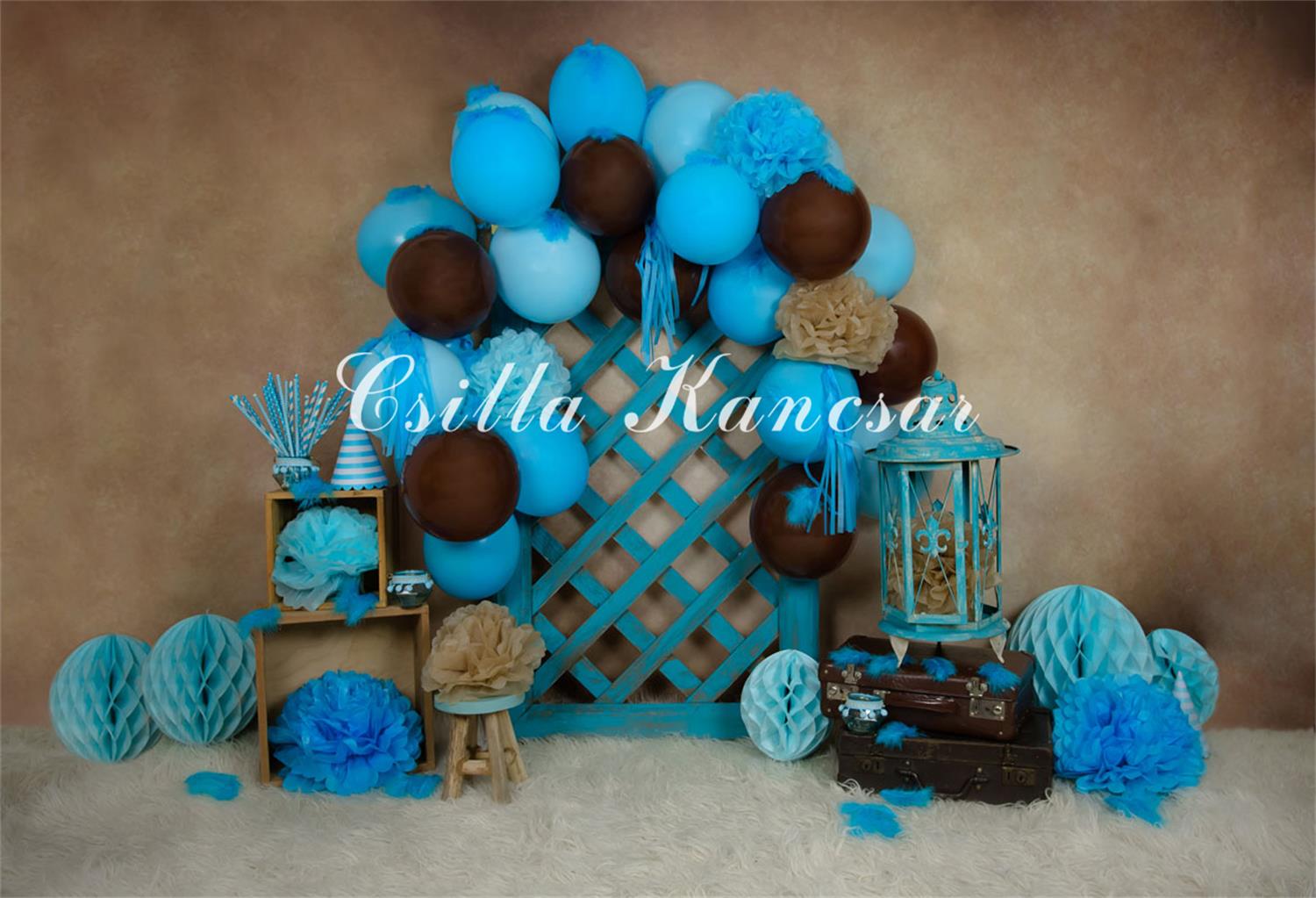 Kate Cake Smash Hintergrund Blaue Luftballons Entworfen von Csilla Kancsar