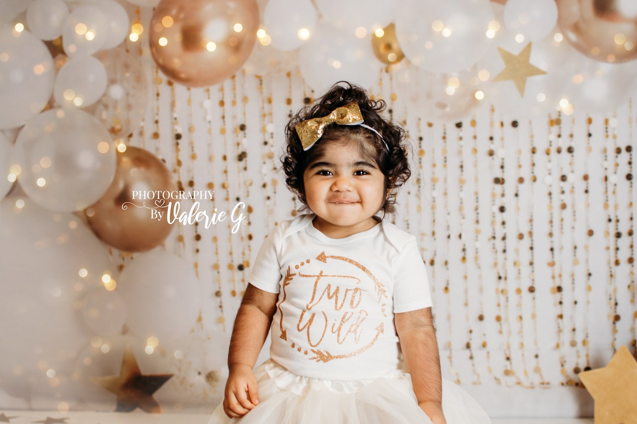 Kate Cake Smash Gold Luftballons Hintergrund von Rose Abbas - Kate Backdrop.de