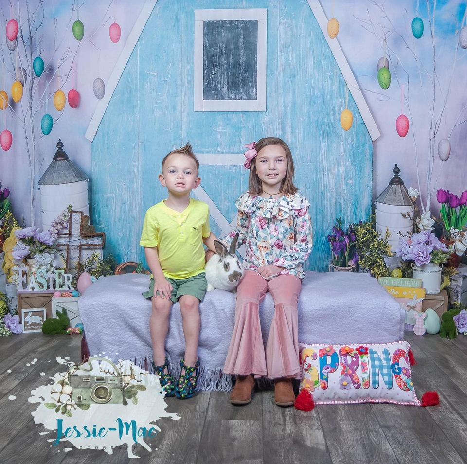 Kate Ostern Blaue Scheune Kulisse von Arica Kirby Photography - Kate Backdrop.de