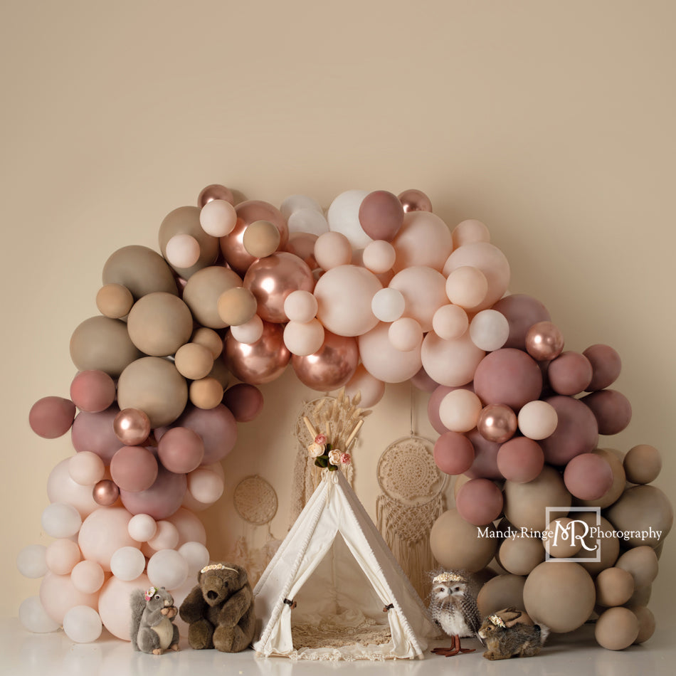 Kate Mädchen Boho Luftballons Hintergrund Wilde Tiere von Mandy Ringe Photography - Kate Backdrop.de