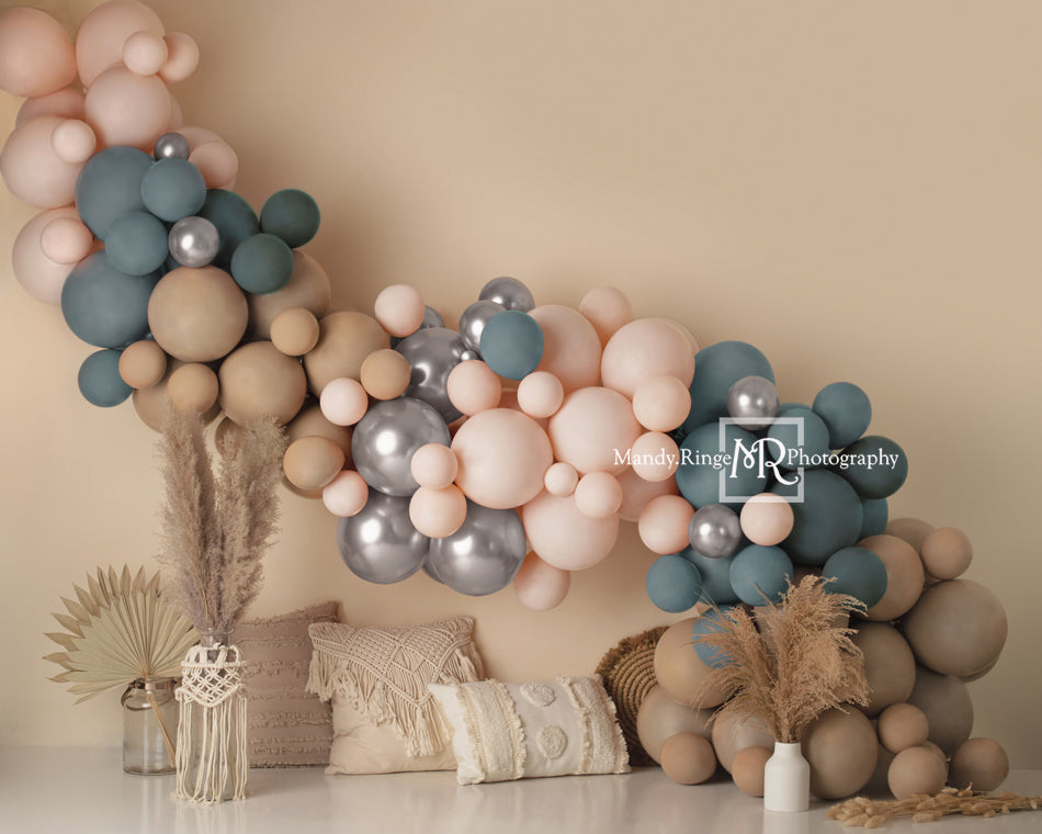 Kate Boho Ballons Hintergrund Makramee Kissen von Mandy Ringe Photography - Kate Backdrop.de