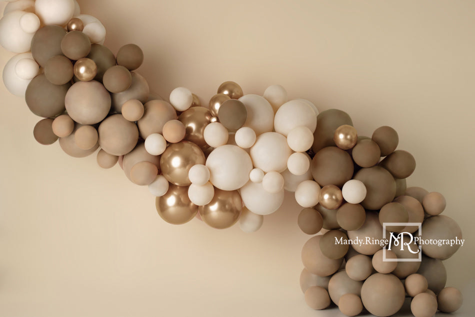 Kate neutral Boho Hintergrund Ballon Girlande von Mandy Ringe Photography - Kate Backdrop.de