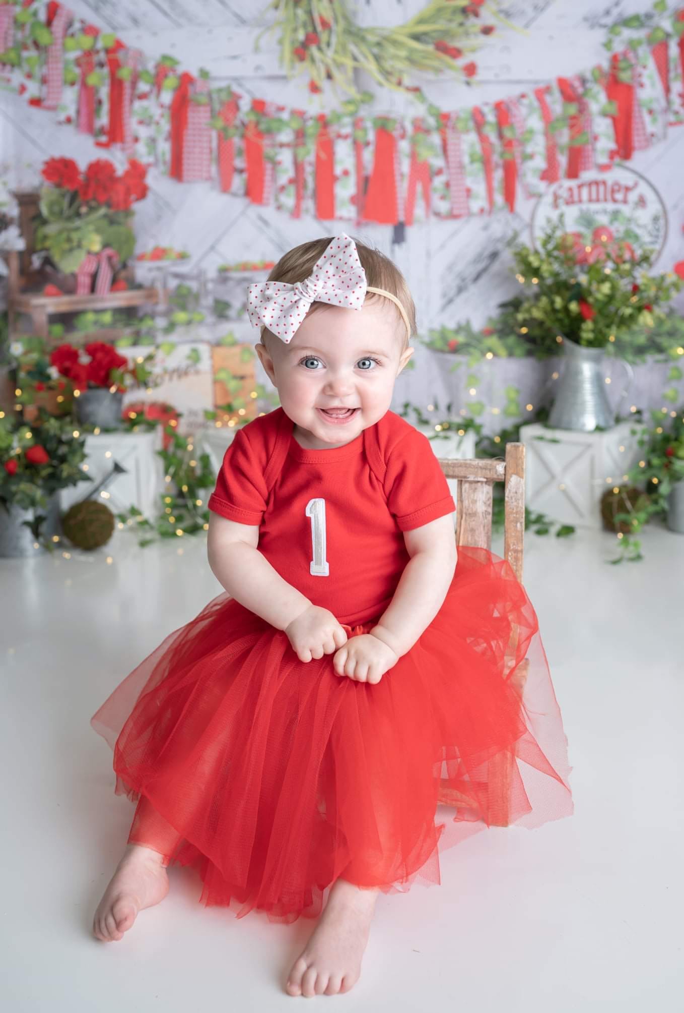 Kate Sommer Erdbeere Weißes Holzbrett mit Bannern Hintergrund - Kate Backdrop.de
