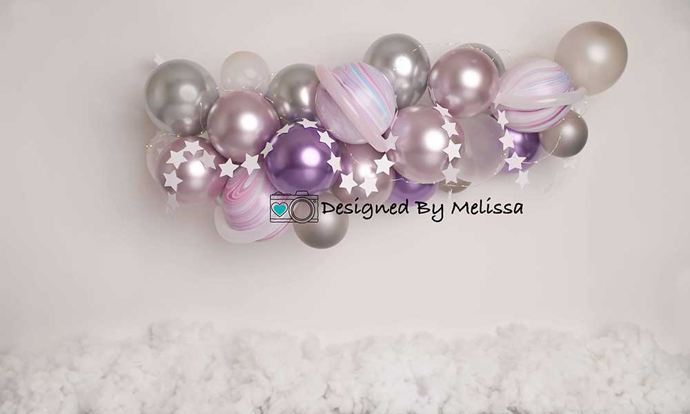 Kate Ballon Hintergrund Wolken Mädchen von Melissa King - Kate Backdrop.de