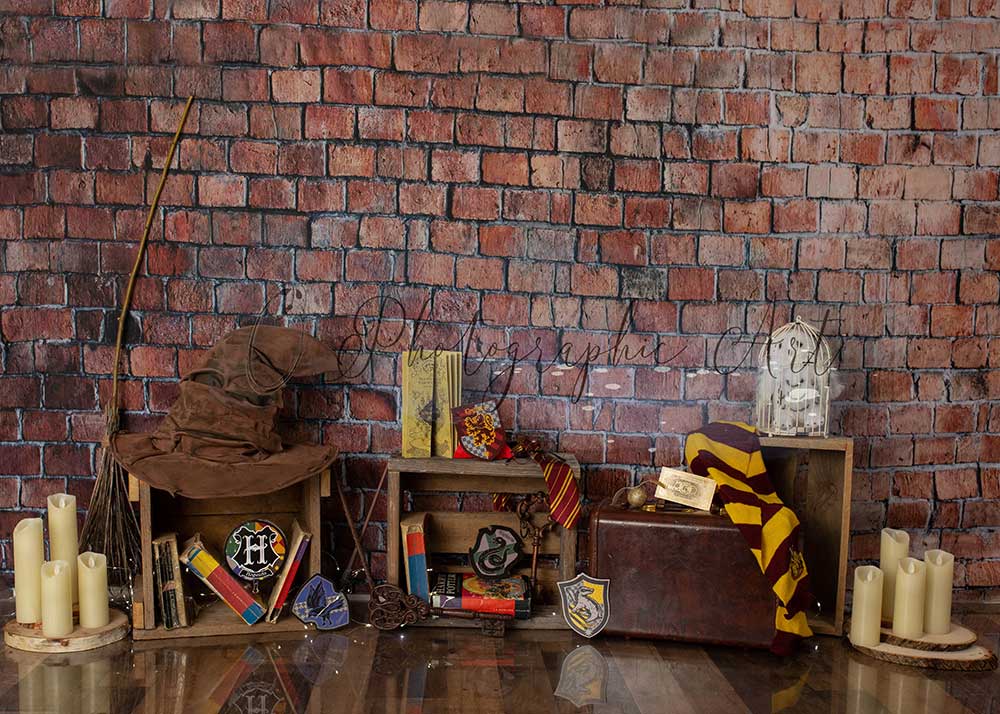 Kate Zauberer Geburtstag Hintergrund Backsteinmauer von Jenna Onyia - Kate Backdrop.de