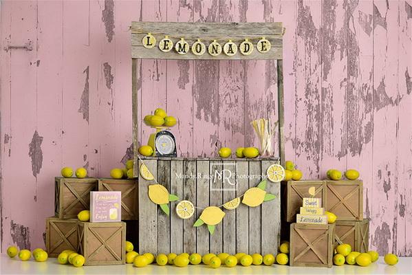 Kate Limonadenständer mit rosa Hintergrund Entworfen von Mandy Ringe Photography - Kate Backdrop.de