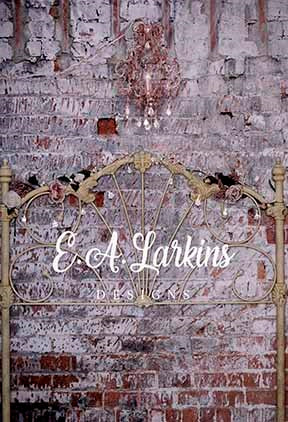 Kate Vintage Backstein romantischen Kopfteil Kronleuchter Hintergrund für Fotografie von Erin Larkins entworfen - Kate Backdrop.de