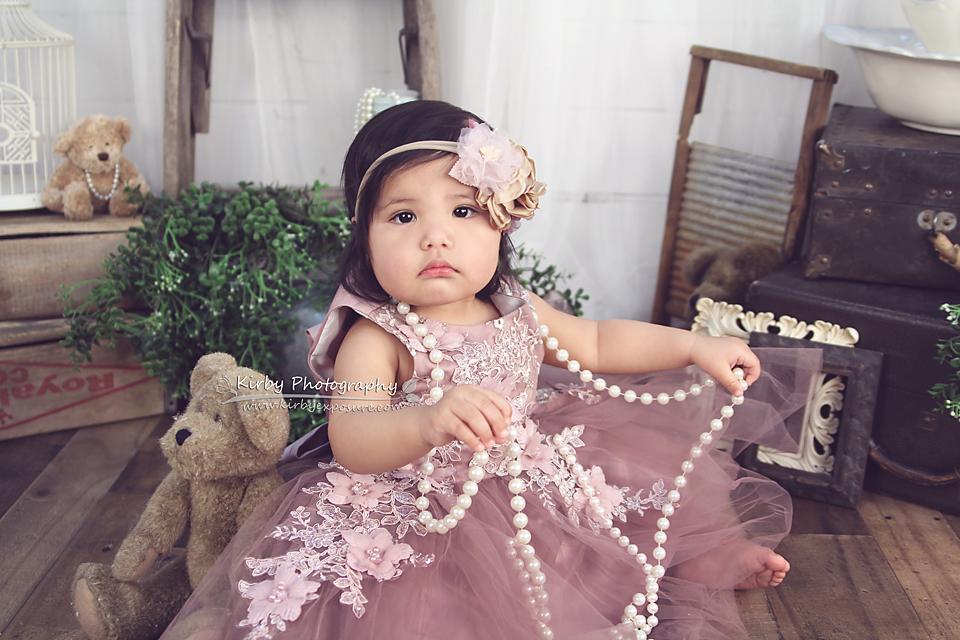 Kate Vintage Treasures Frühling / Ostern Hintergrund entworfen von Arica Kirby - Kate Backdrop.de