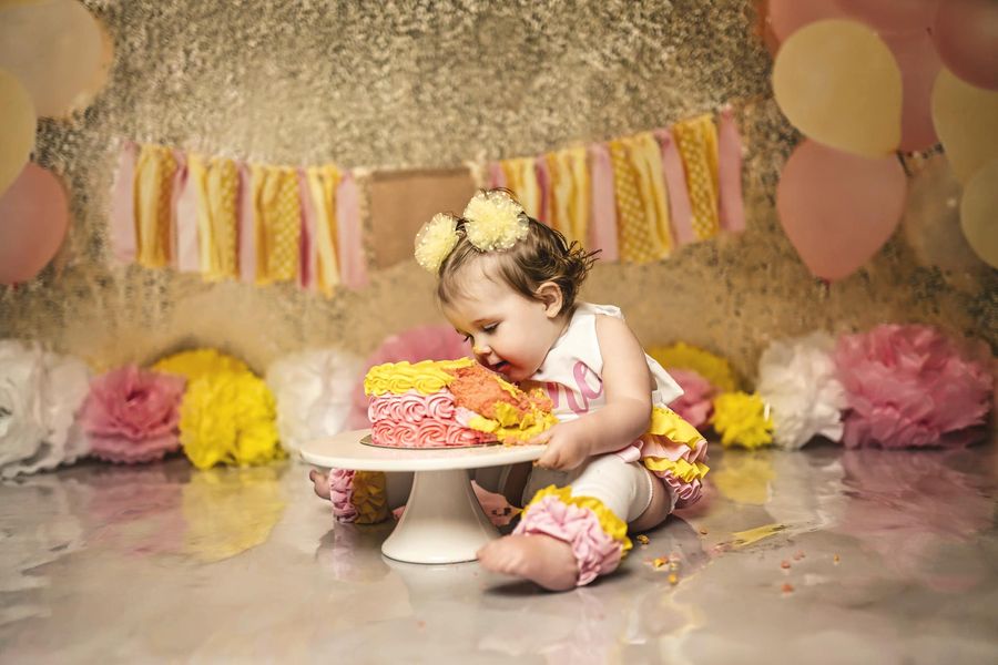 Kate Gold Mädchen cakesmash Hintergrund Entworfen von Jia Chan Photography - Kate Backdrop.de