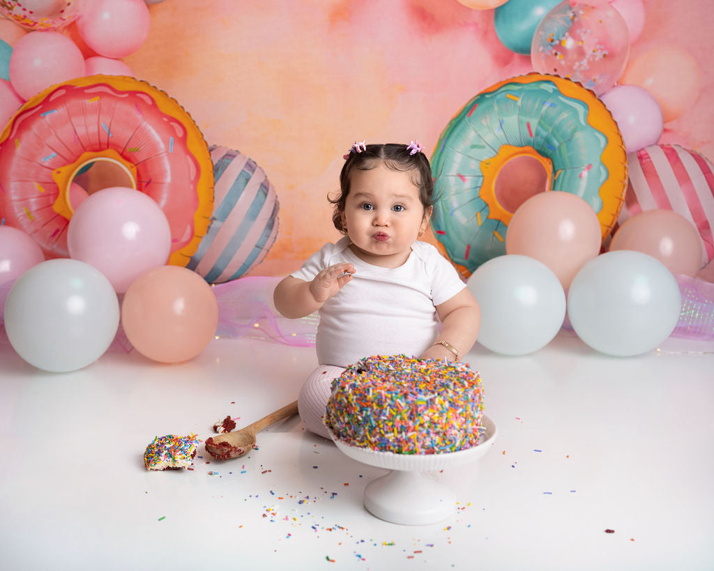 Kate Cake Smash Geburtstag Donut Luftballons Hintergrund von Emetselch - Kate Backdrop.de