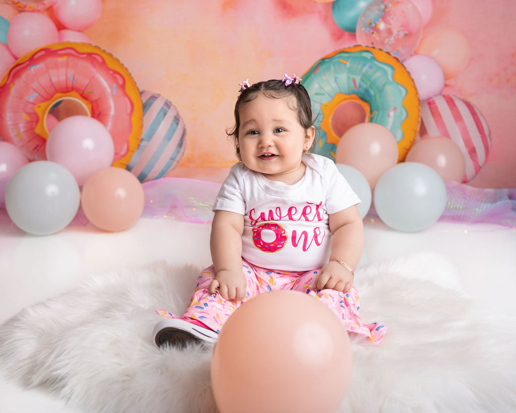 Kate Cake Smash Geburtstag Donut Luftballons Hintergrund von Emetselch - Kate Backdrop.de