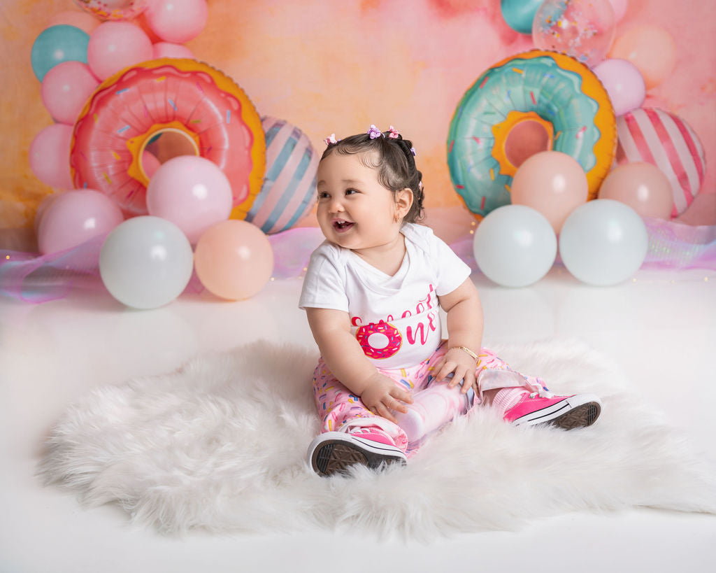 Kate Cake Smash Geburtstag Donut Luftballons Hintergrund von Emetselch - Kate Backdrop.de