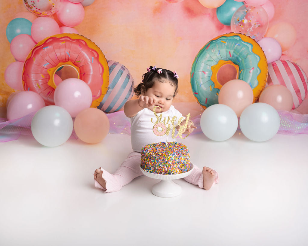 Kate Cake Smash Geburtstag Donut Luftballons Hintergrund von Emetselch - Kate Backdrop.de