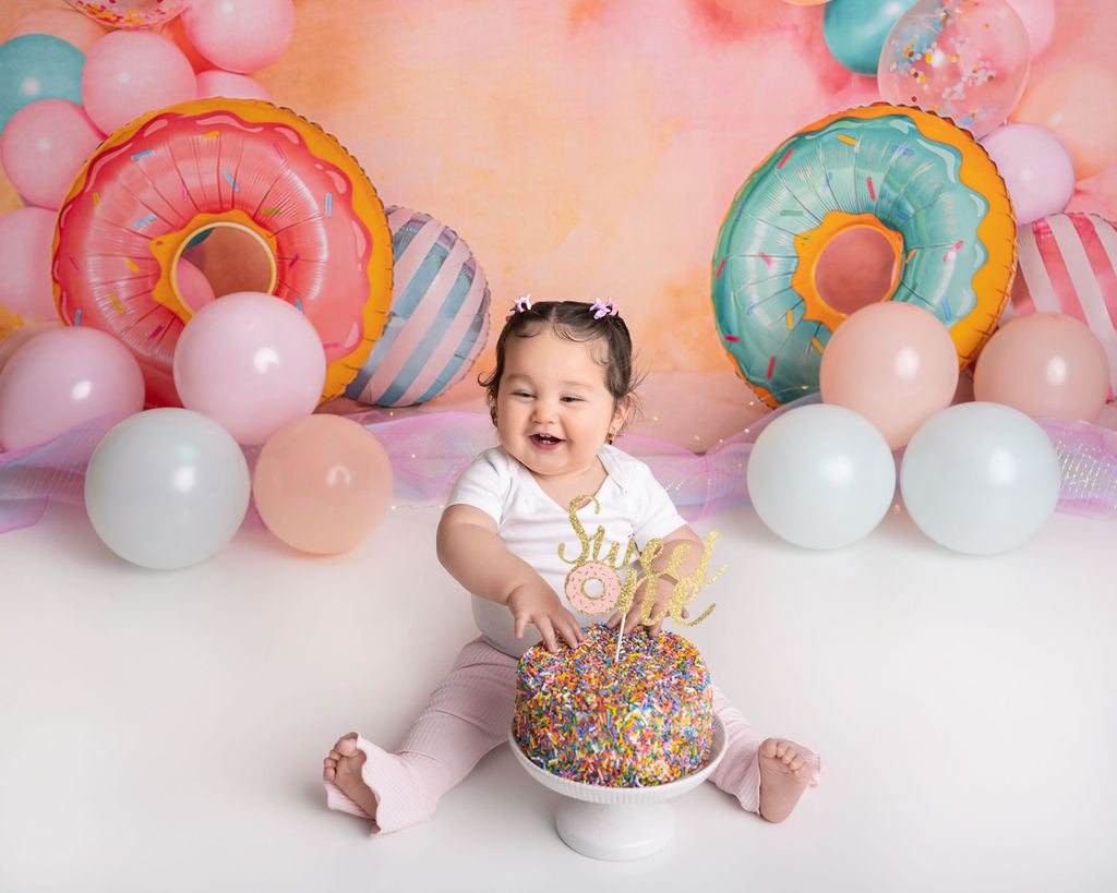 Kate Cake Smash Geburtstag Donut Luftballons Hintergrund von Emetselch - Kate Backdrop.de