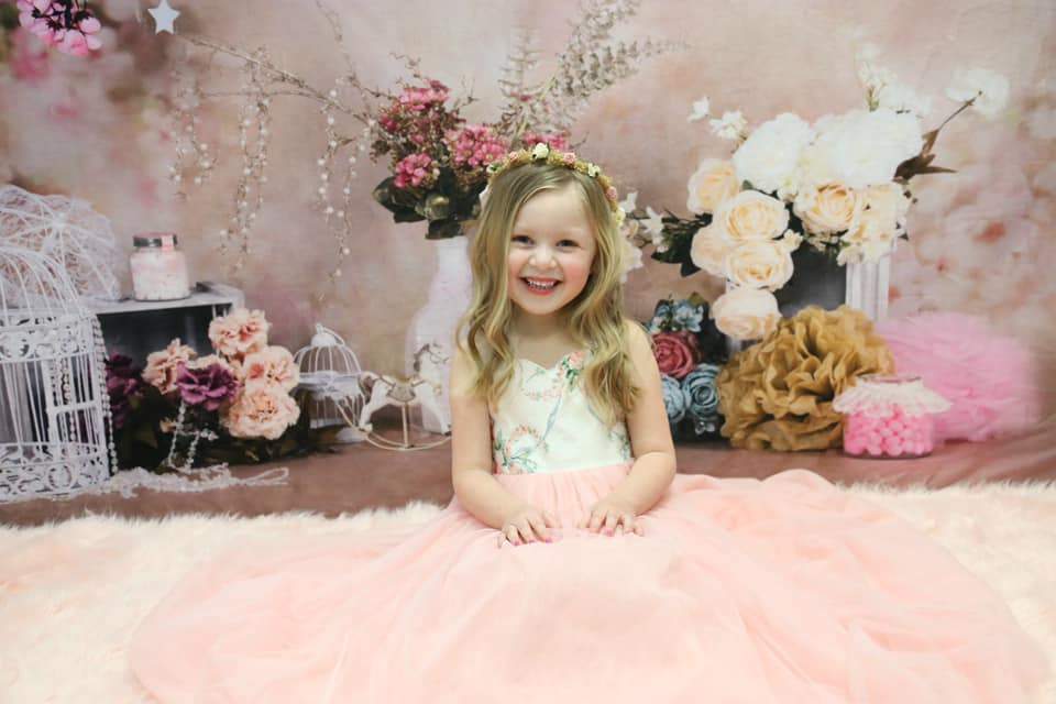 Kate floral antikes pink für kuchen zerschlagener hintergrund von studio gumot - Kate Backdrop.de