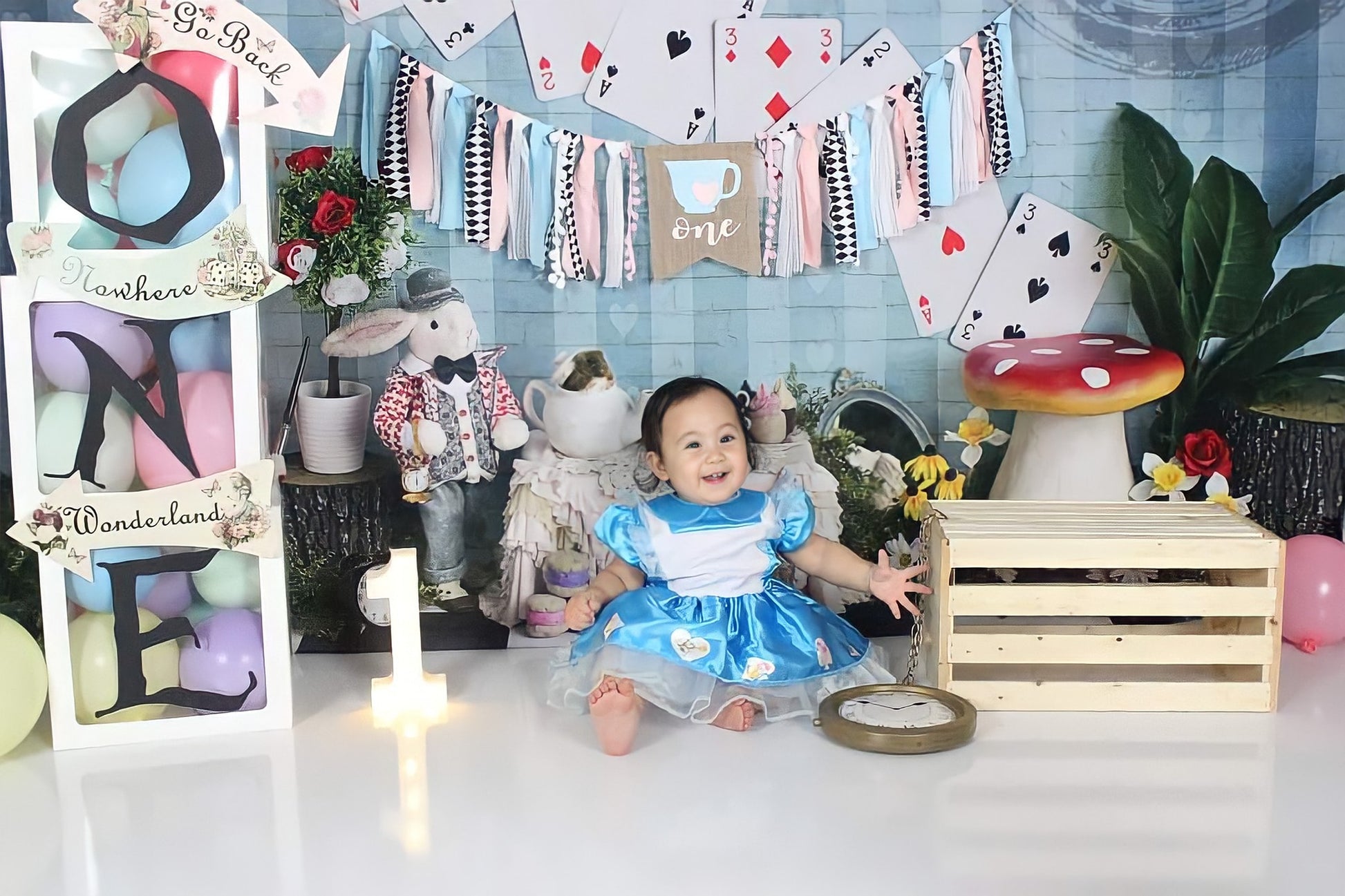 Kate Teeparty mit Alice Hintergrund Entworfen von Mandy Ringe Photography - Kate Backdrop.de