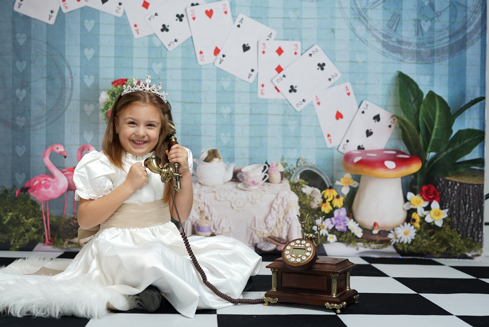 Kate Teeparty mit Alice Hintergrund Entworfen von Mandy Ringe Photography - Kate Backdrop.de