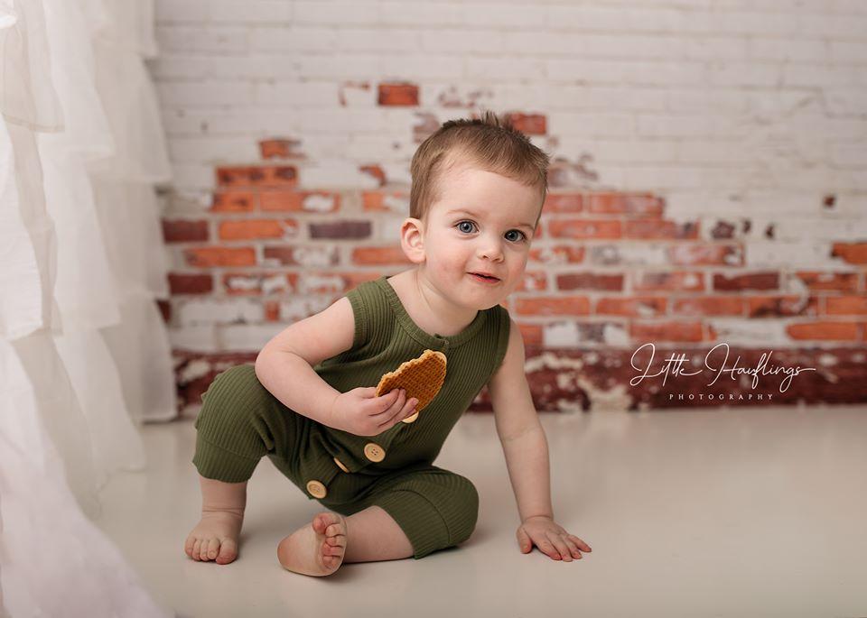 Katebackdrop£ºKate Shabby White and Red Brick Backdrop Designed By Mandy Ringe Photography