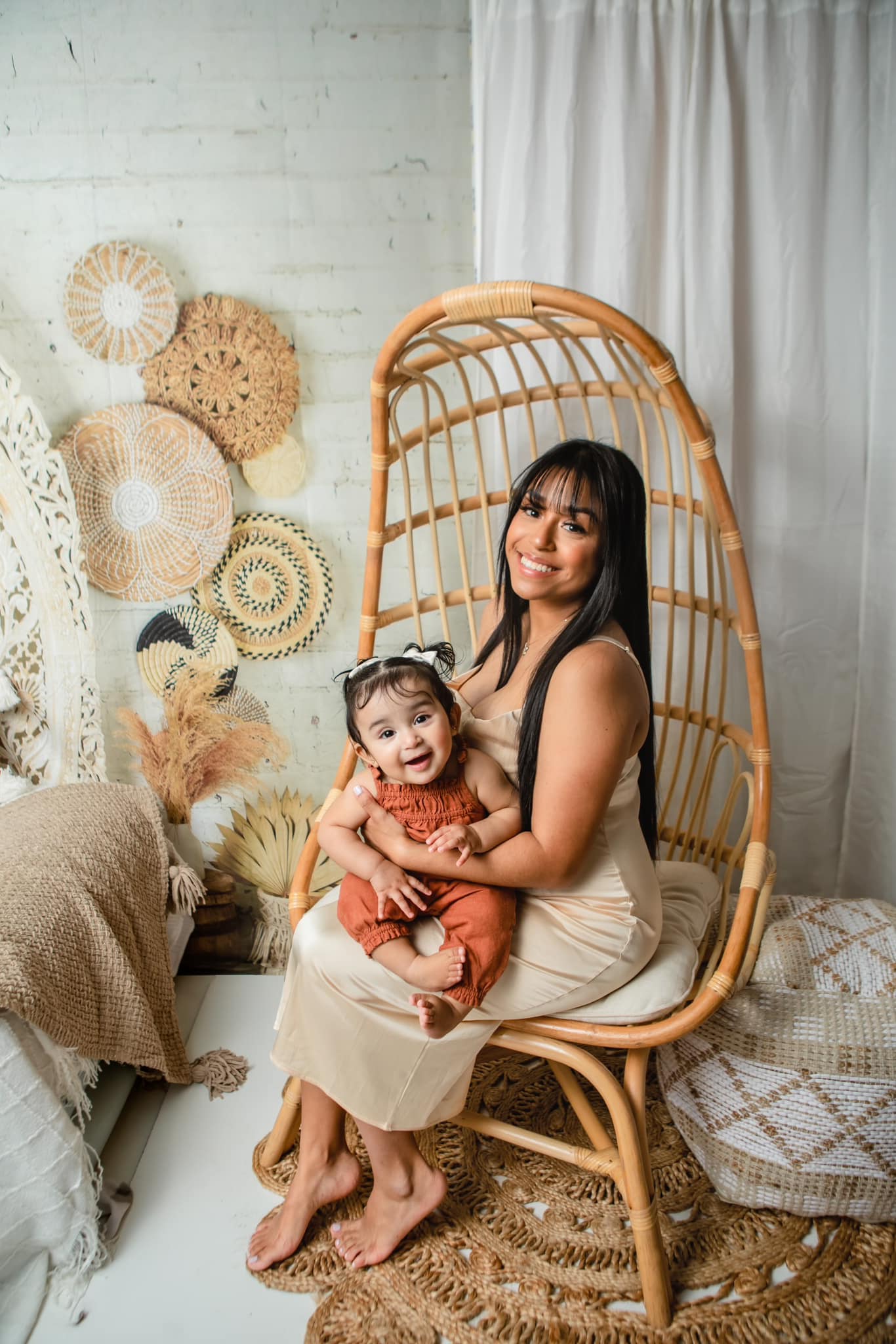 Kate Boho mit Pampasgras Hintergrund von Mandy Ringe Photography - Kate Backdrop.de