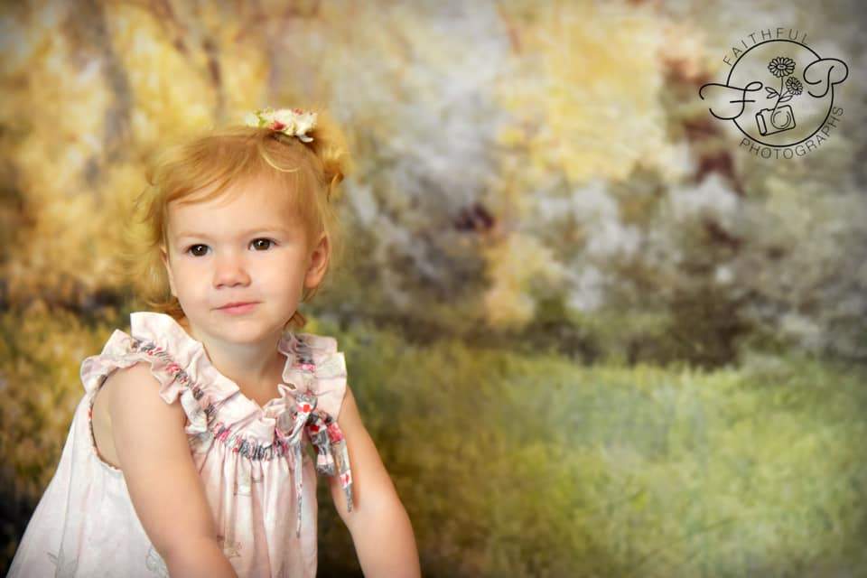 Kate Frühlingspark Rasen Kulisse für Fotografie Entworfen von Lisa Granden - Kate Backdrop.de