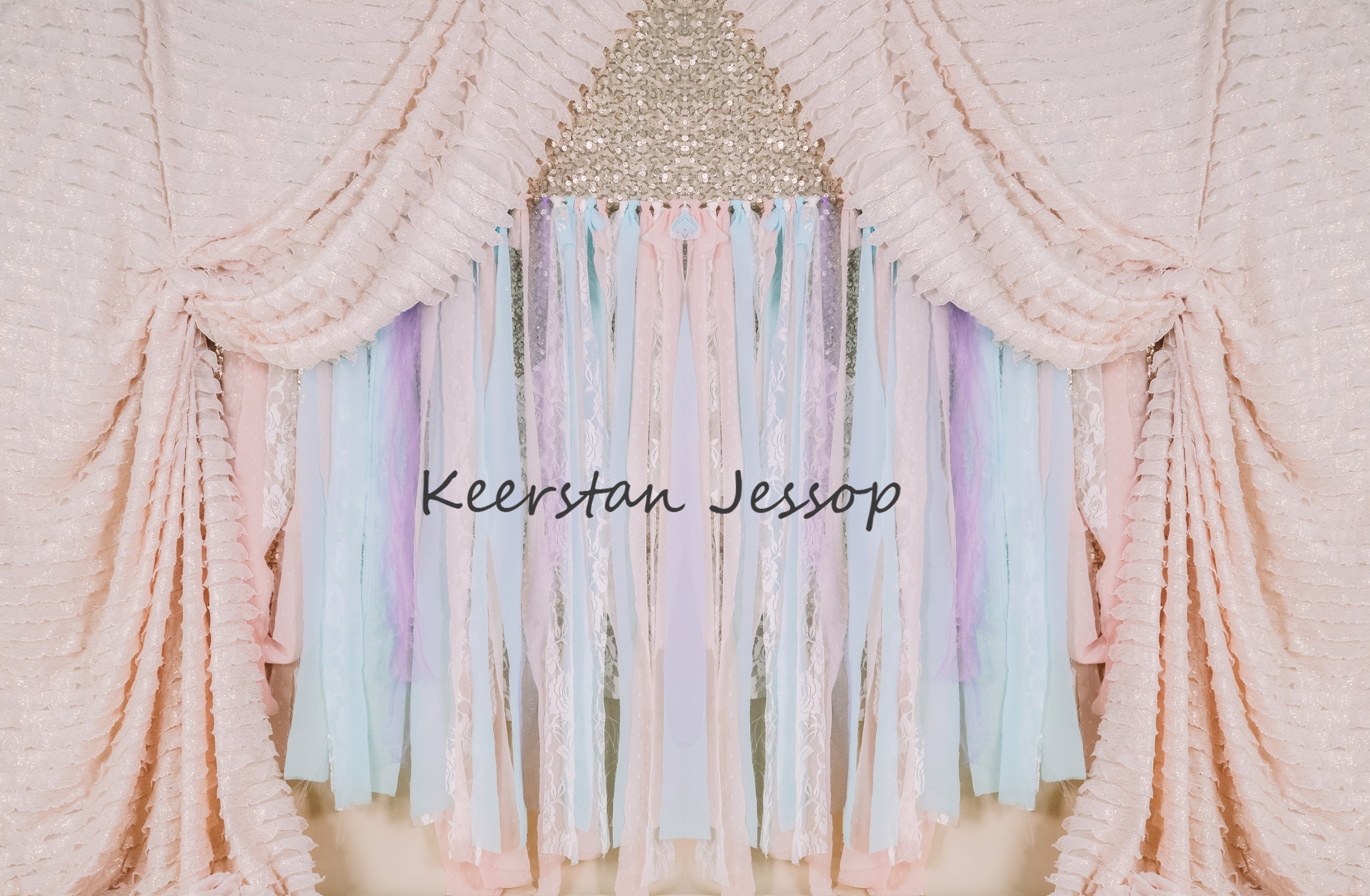 Kate Magisch Märchen Geburtstag Mädchen Vorhang Hintergrund von Keerstan Jessop