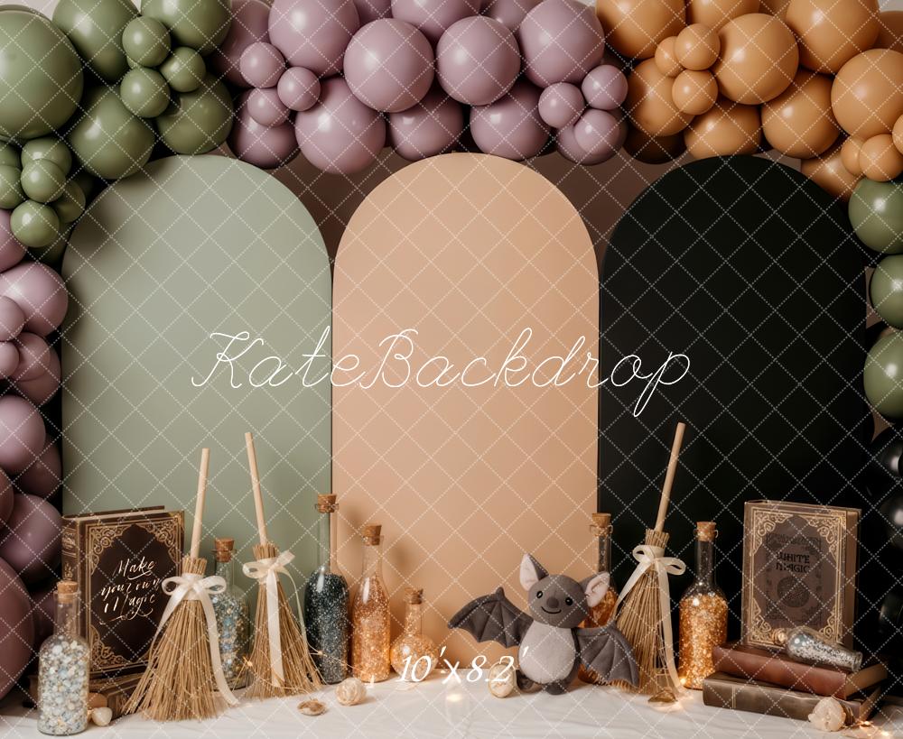 Kate Halloween Ballons Besen Pastell Hintergrund Entworfen von Patty Roberts