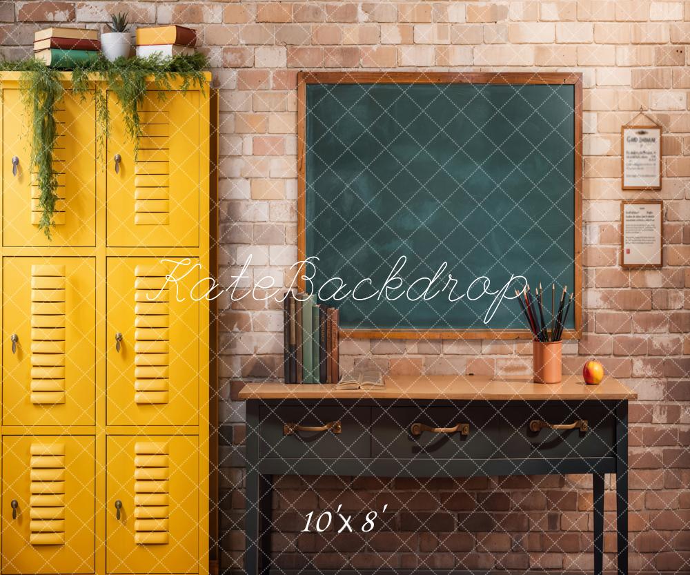Kate Zurück Zur Schule Spind Tafel Vintage Hintergrund Entworfen von Emetselch