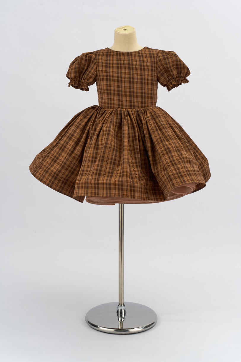 Kate Klassisches braunes kariertes Mädchenkleid mit Puffärmeln für die Fotografie - Kate Backdrop.de
