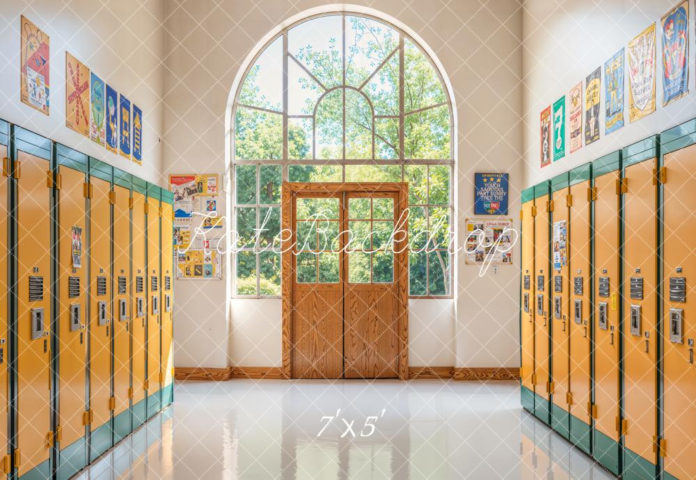 Kate Back To School Schließfächer Fenster Helles Licht Hintergrund Entworfen von Emetselch - Kate Backdrop.de