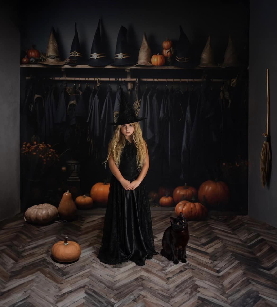 Kate Halloween Wizard Black Robe Closet Hintergrund für Fotografie - Kate Backdrop.de