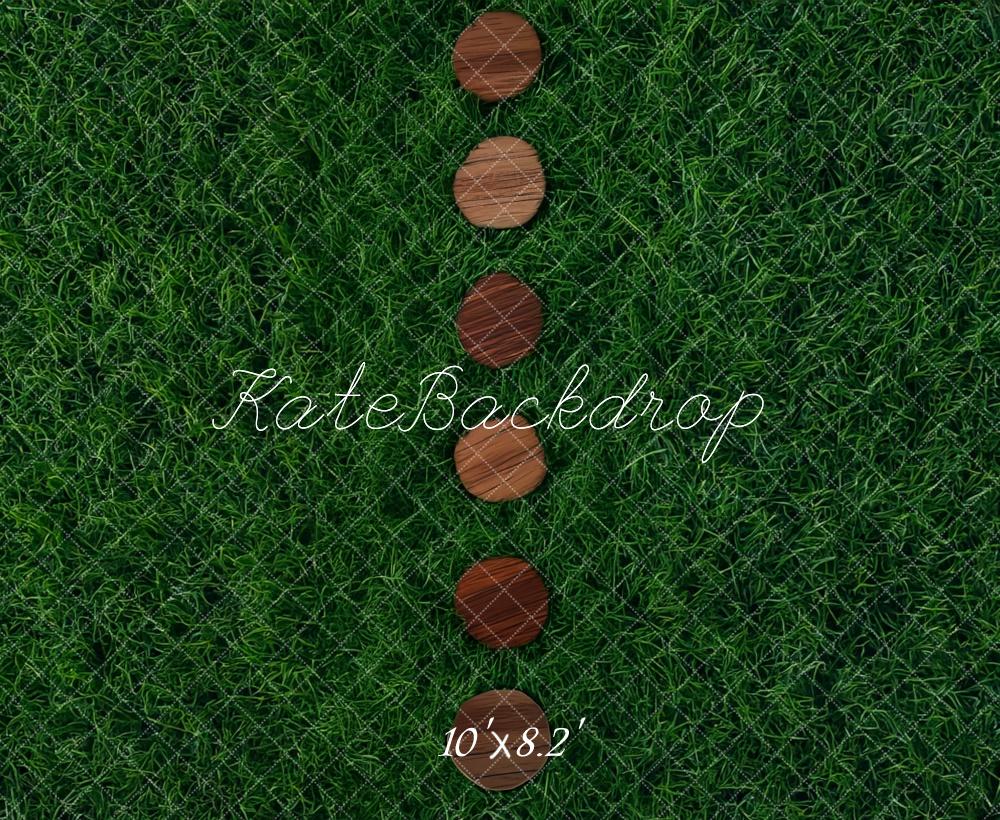Kate Grün Gras Holzscheiben Hintergrund Entworfen von Mini MakeBelieve