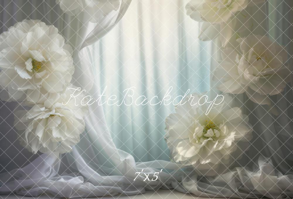 Kate Blumen Vorhang Licht Blau Hintergrund Entworfen von Emetselch