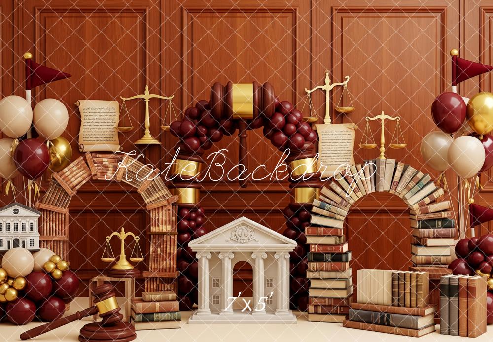 Kate Abschlusszeit Bücher Waage Ballons Braun Hintergrund Entworfen von Patty Roberts