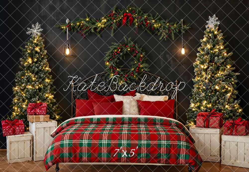 Kate Weihnachten Schlafzimmer Tannen Rot Hintergrund Entworfen von Emetselch - Kate Backdrop.de