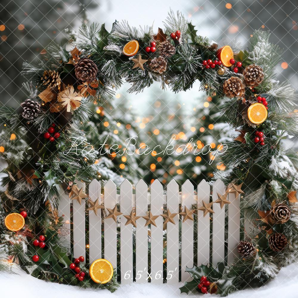 Kate Weihnachten Tannenbogen Zaun Schnee Hintergrund Entworfen von Mini MakeBelieve - Kate Backdrop.de