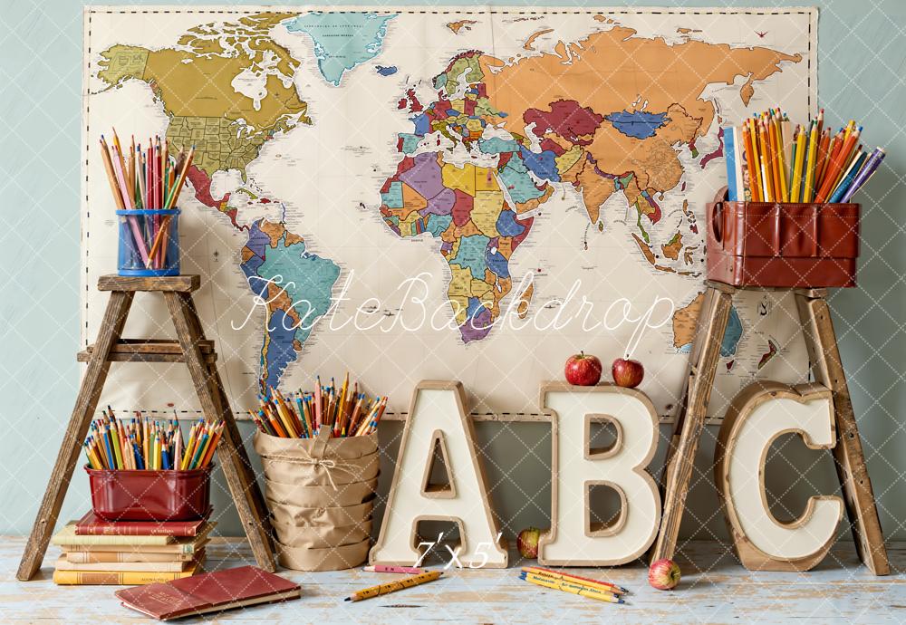Kate Zurück Zur Schule Weltkarte ABC Buchstaben Vintage Hintergrund Entworfen von Emetselch - Kate Backdrop.de
