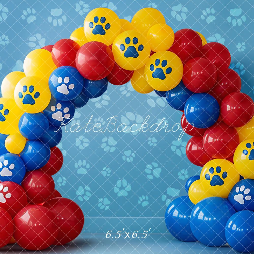 Kate Kinder Ballonbogen Pfoten Blau Rot Gelb Hintergrund Entworfen von Emetselch - Kate Backdrop.de