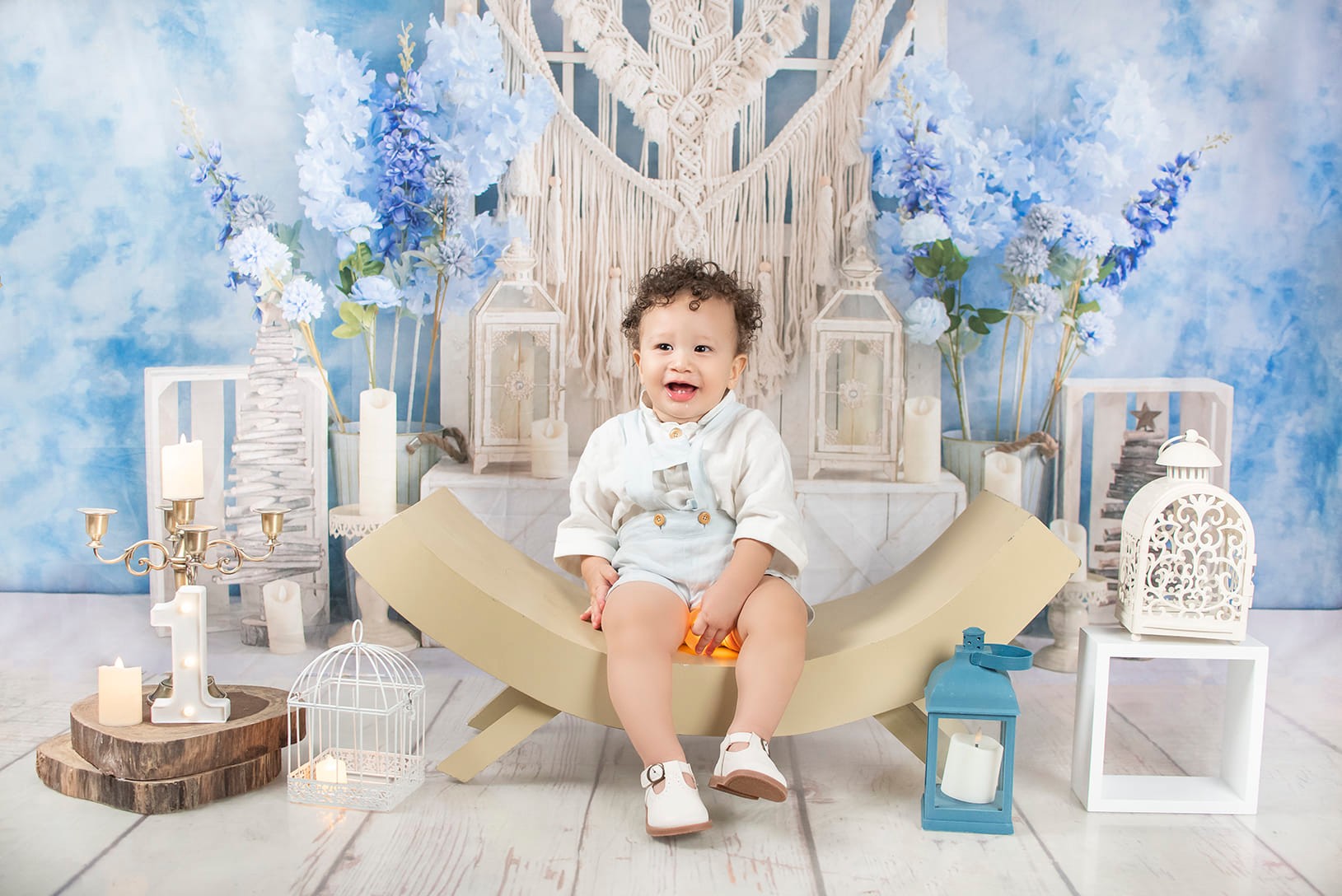 Kate Boho Blaue Blumen Cake Smash Scheunentor Geburtstag Hintergrund von Emetselch