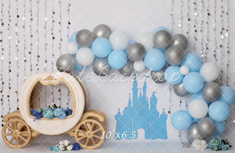 Kate Prinzessin Kutsche Schloss Ballons Blau Hintergrund Entworfen von Melissa King