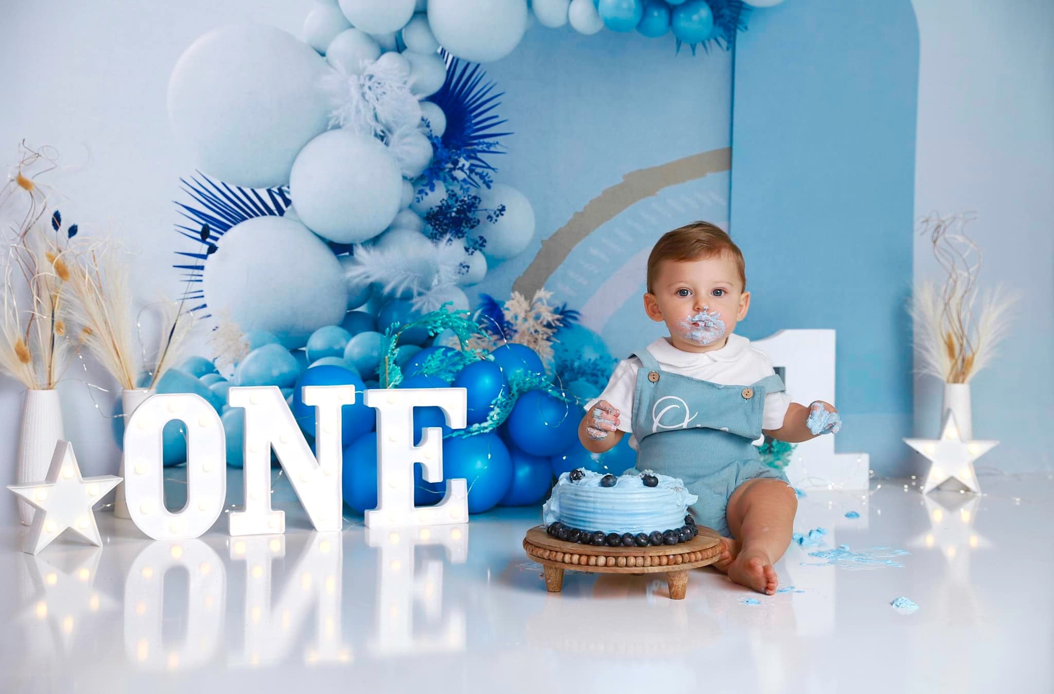 Kate Boho Luftballons Hintergrund Blau Cake Smash Party von Uta Mueller Photography - Kate Backdrop.de