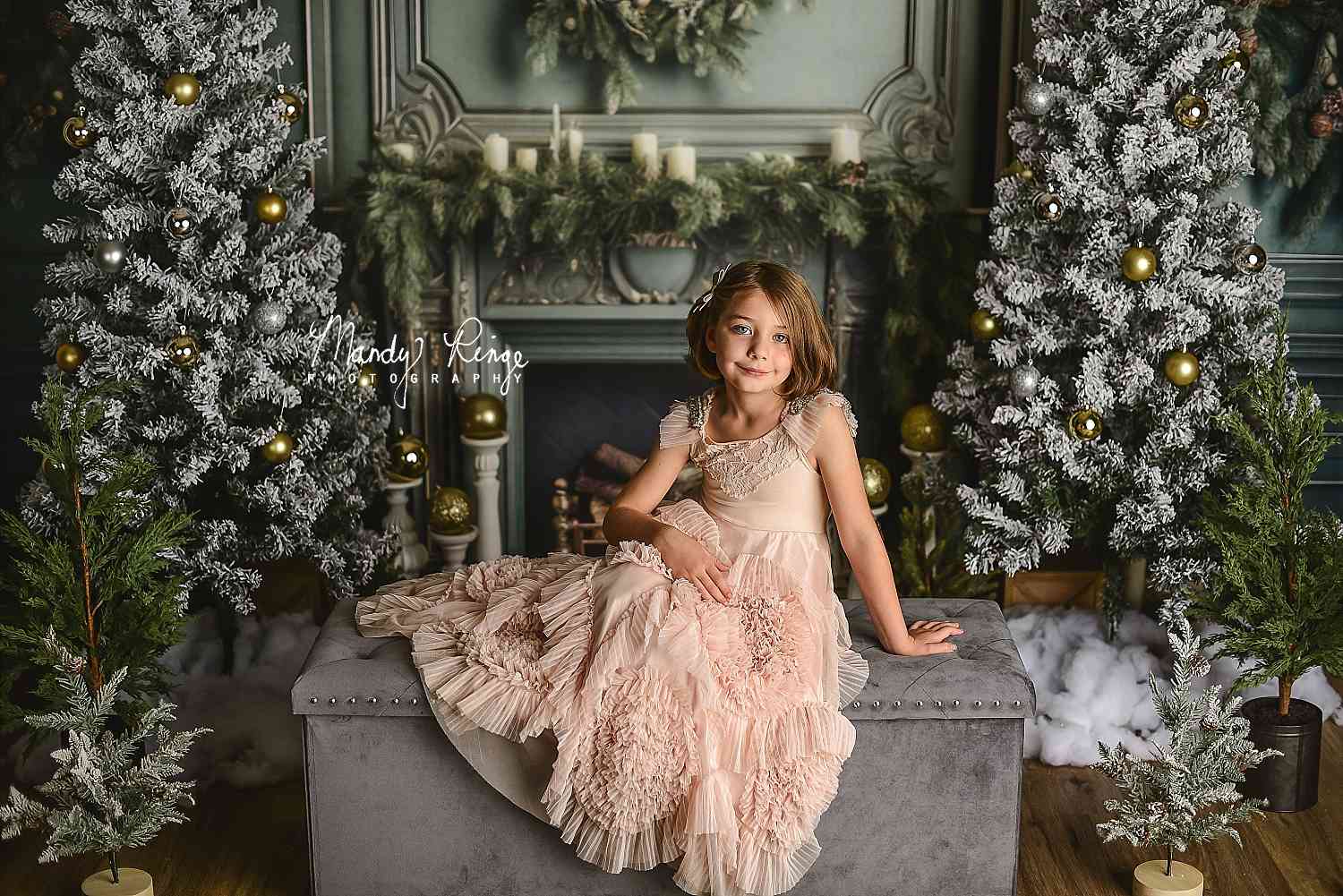 Kate Eleganter Kamin mit Weihnachten begrüntem Hintergrund von Mandy Ringe Fotograf - Kate Backdrop.de