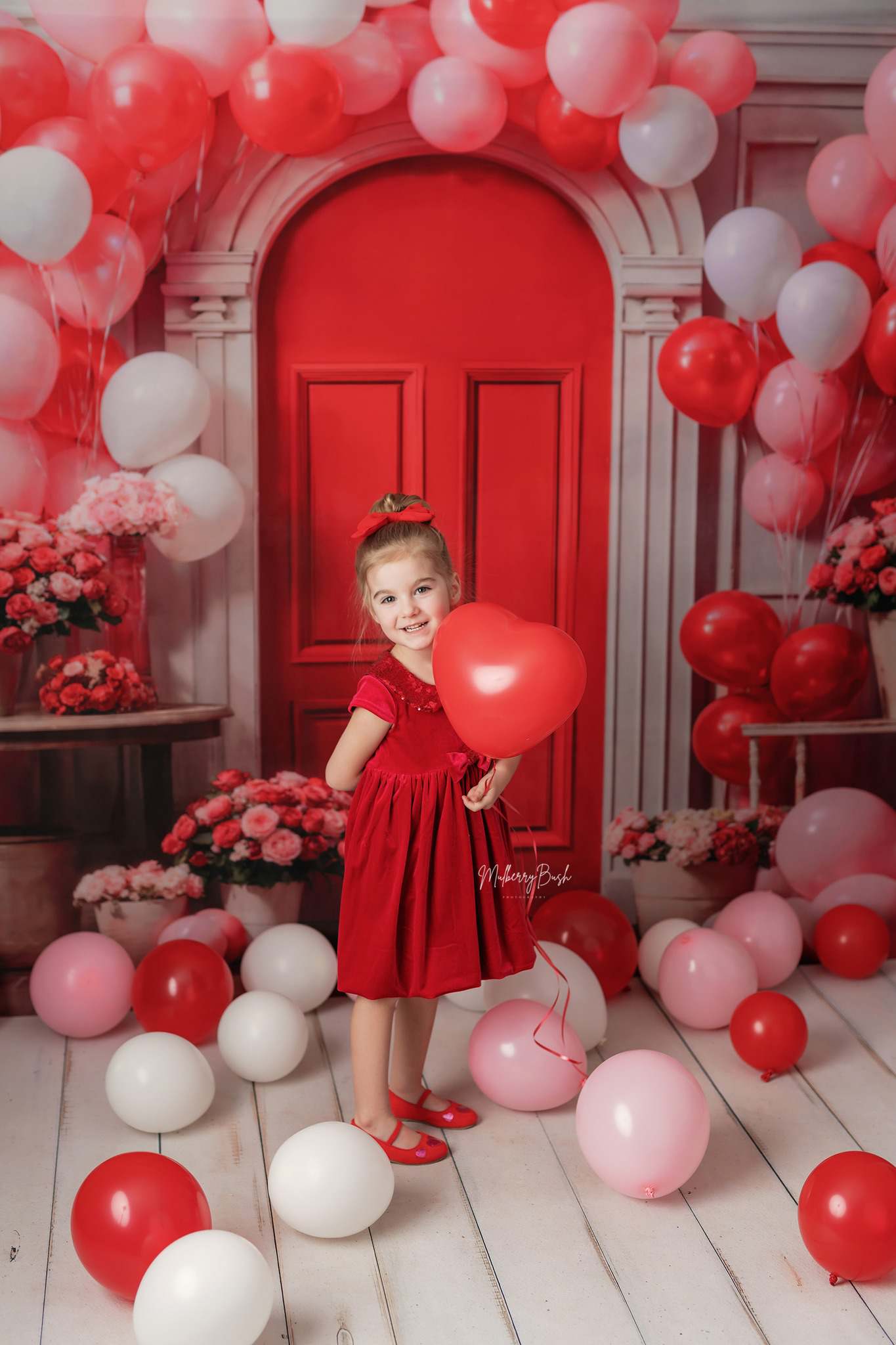 Kate Valentinstag Blumen Ballon Bogen Hintergrund von Emetselch - Kate Backdrop.de