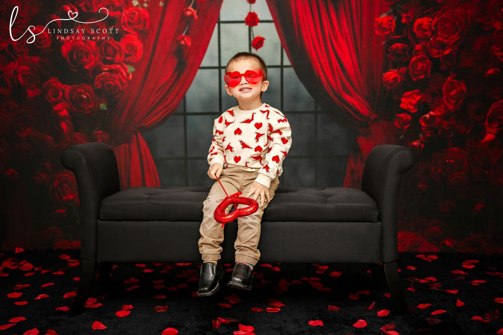 Kate Valentinstag Rosen Vorhänge Fleece Hintergrund Entworfen von Mini MakeBelieve - Kate Backdrop.de