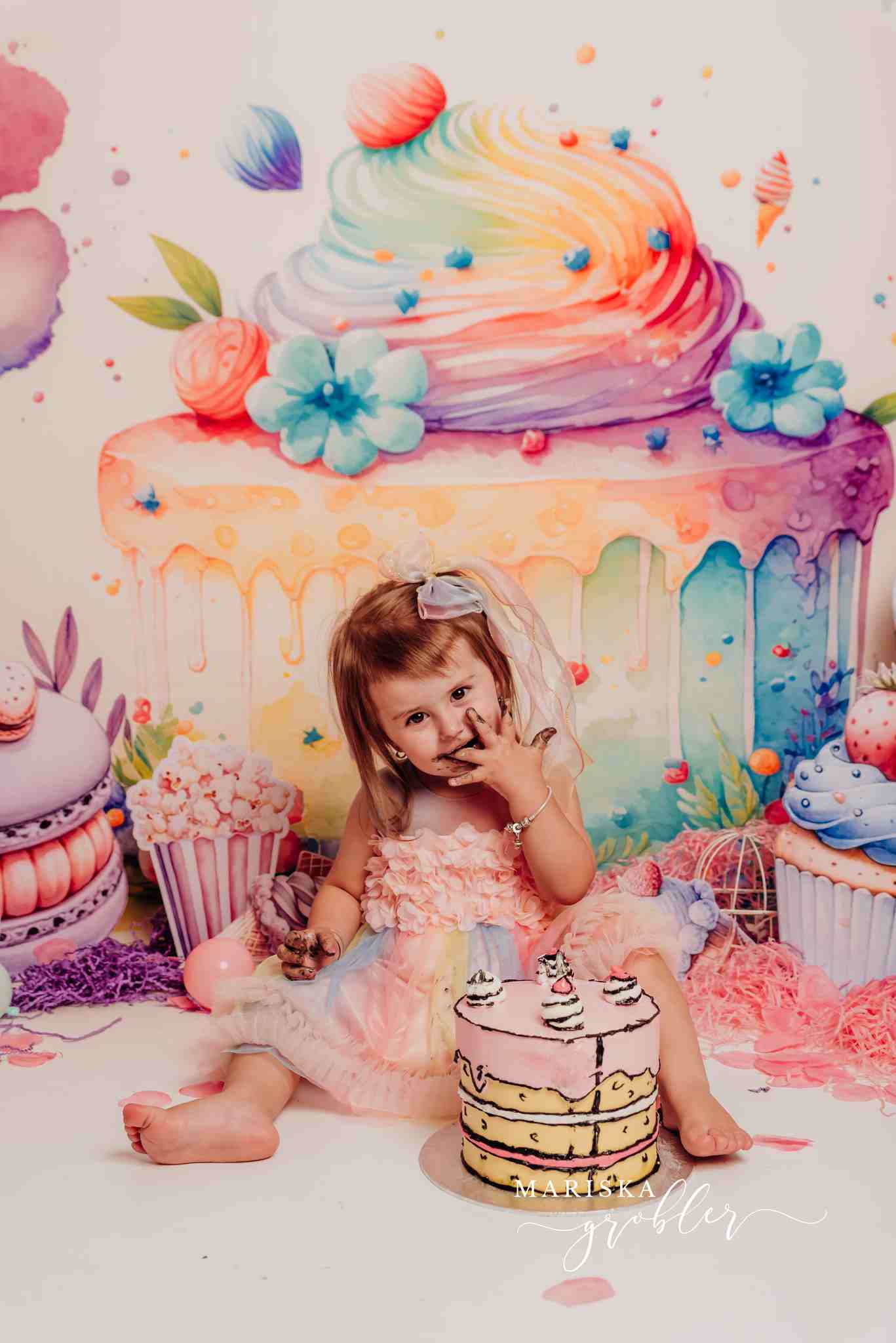 Kate Regenbogen Bunte Torte Floral Hintergrund von Patty Roberts - Kate Backdrop.de