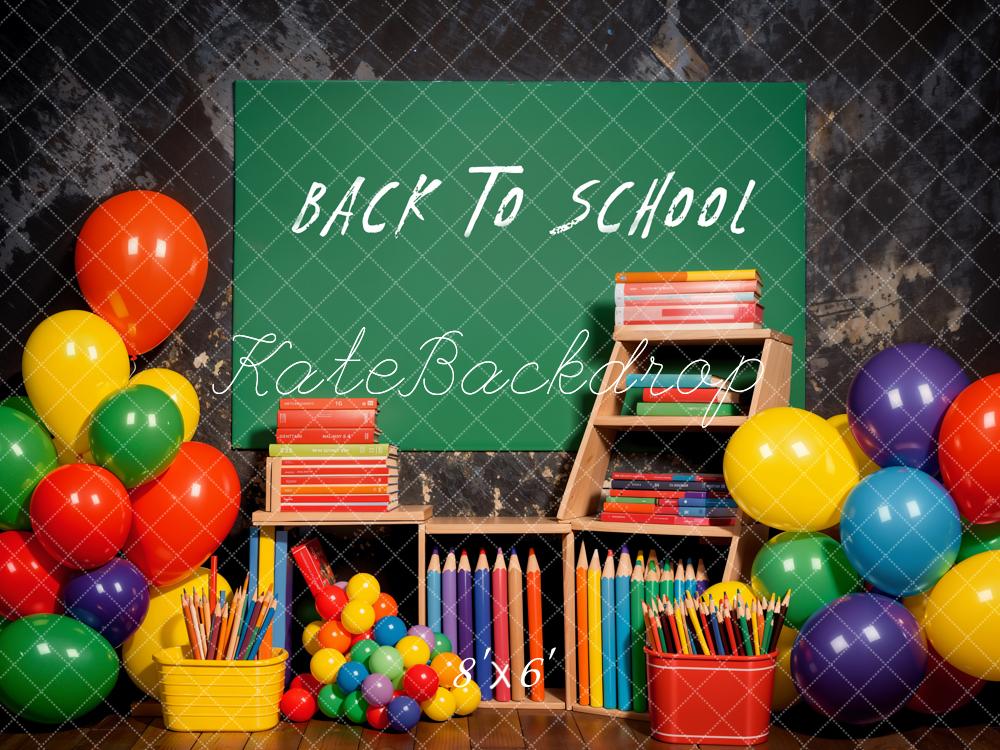 Kate Zurück Zur Schule Tafel Luftballons Buntstifte Hintergrund Entworfen von Emetselch