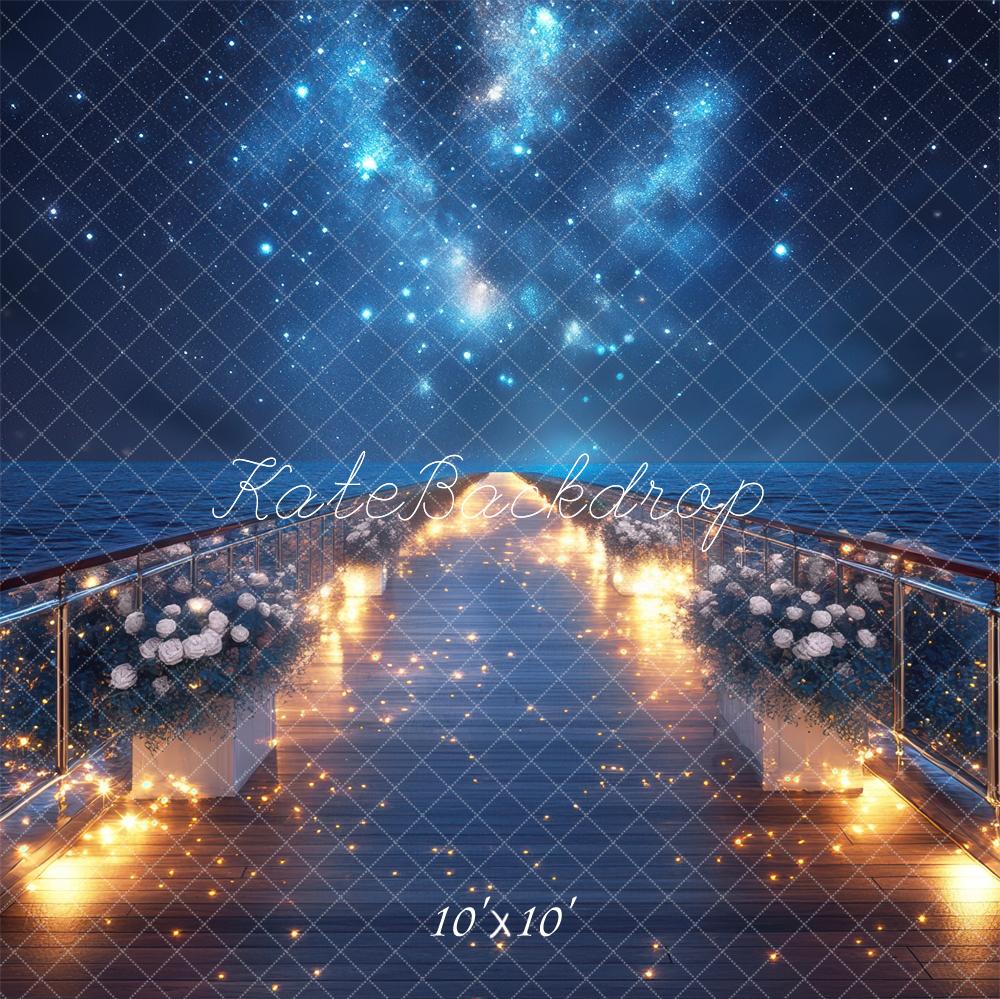 Kate Nacht Deck Ozean Lichter Blau Hintergrund Entworfen von Mini MakeBelieve