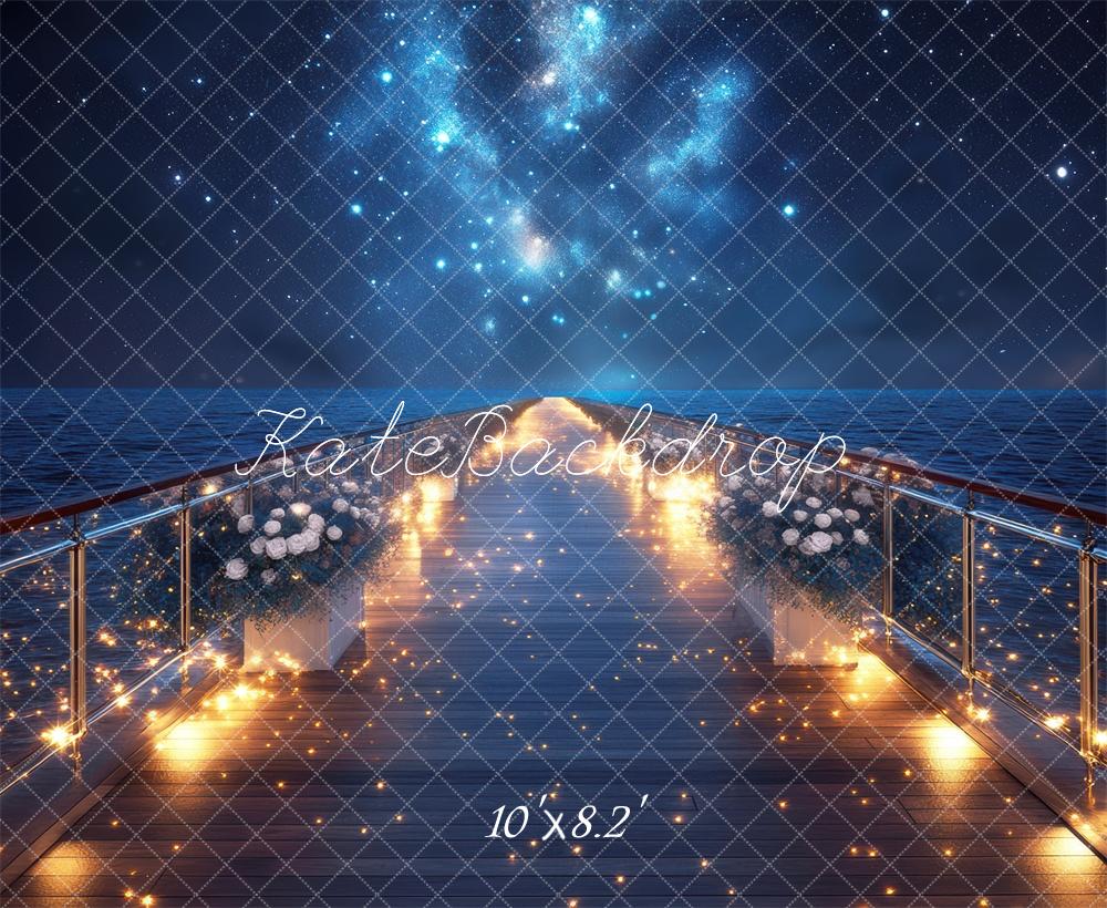 Kate Nacht Deck Ozean Lichter Blau Hintergrund Entworfen von Mini MakeBelieve