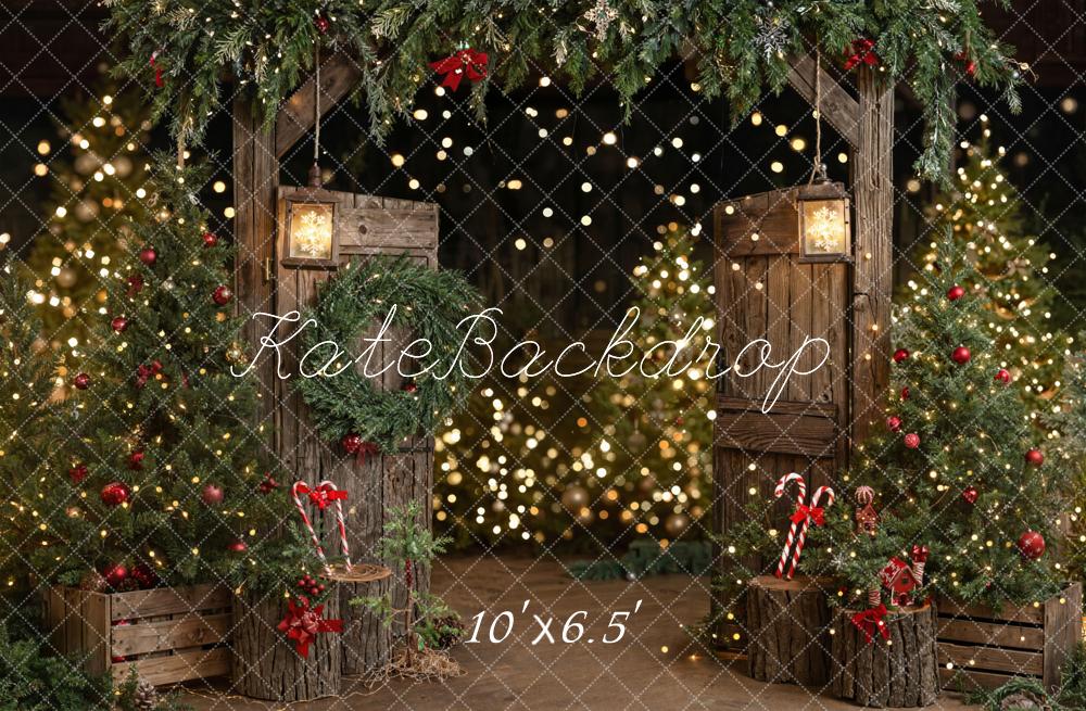 Kate Weihnachten Holztor Weihnachtsbaum Warmlicht Fleece Hintergrund Entworfen von Emetselch - Kate Backdrop.de