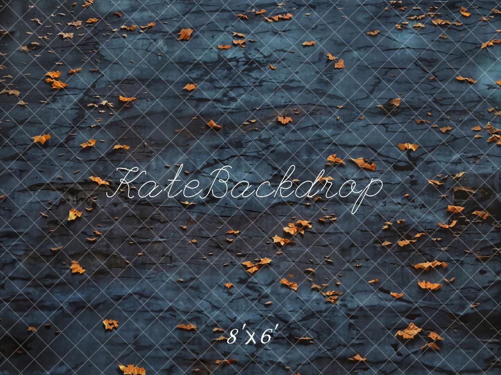 Kate Herbst Blätter Boden Dunkel Fleece Hintergrund Entworfen von Kate Image