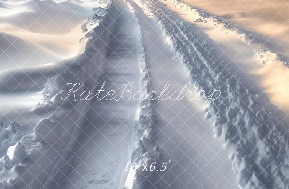 Kate Winter Schneespuren Road Weiß Fleece Hintergrund Entworfen von Emetselch